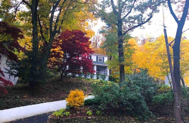 UpperMontclair,3-BR1Full Bathroom&3 1/2BathHousen