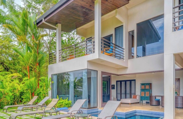 Upscale 4b/4b great location w/breathtaking views