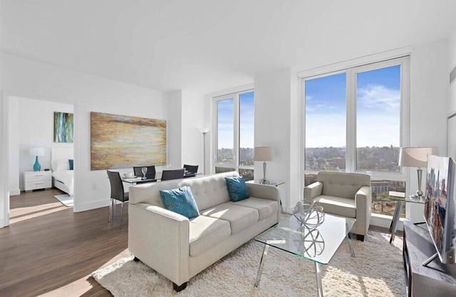 Upscale Downtown 2BR | Lux Amenities | Laundry
