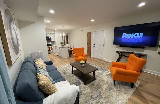 Upscale King Suite—Steps from Mayo Clinic Hospital