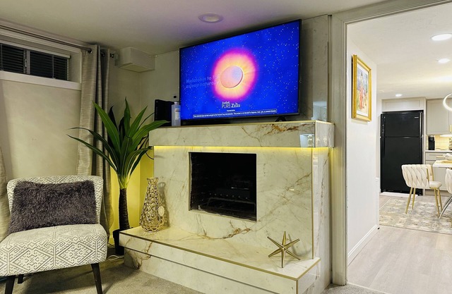 Upscale luxury, 20 min to Historic Bostons N.End 30 min to Cape Cod.