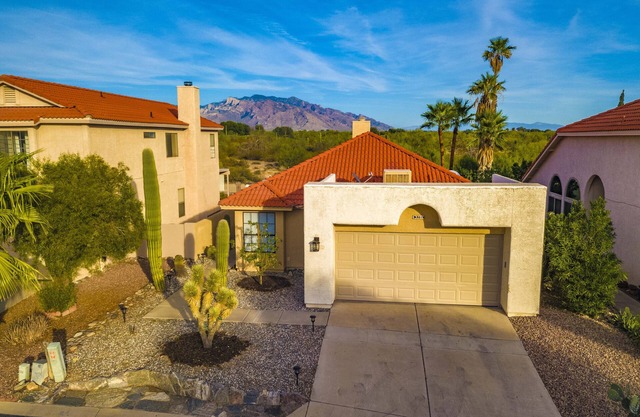 Upscale Private Home In A Quite Gated Community With Breathtaking Mountain Views