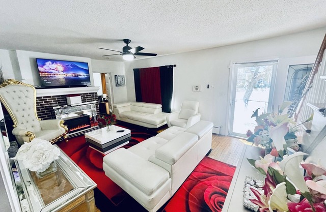 Upscaled Home In A Quiet Neighborhood! You Have the Entire Home to Yourself!