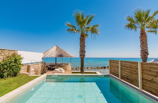 Uranus Deluxe SeaFront Villa, a Secluded Gem