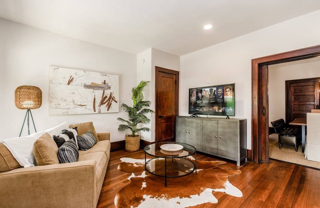 Urban Bohemian Chic - Heart of Columbus!