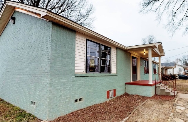 Urban chic and comfortable w/garage parking