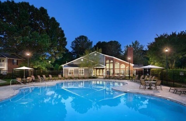 Urban Chic Modern Living I w/d I Parking I Pool
