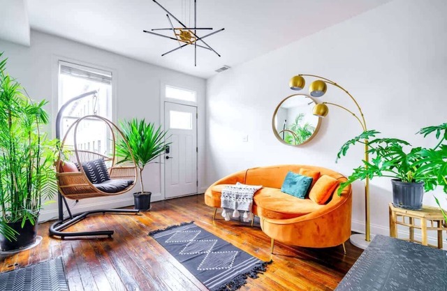 Urban Jungle - Prime Location –Parking Free - Pets
