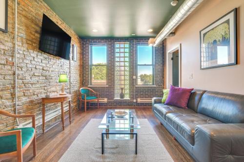 UrbanEden Loft Apartment