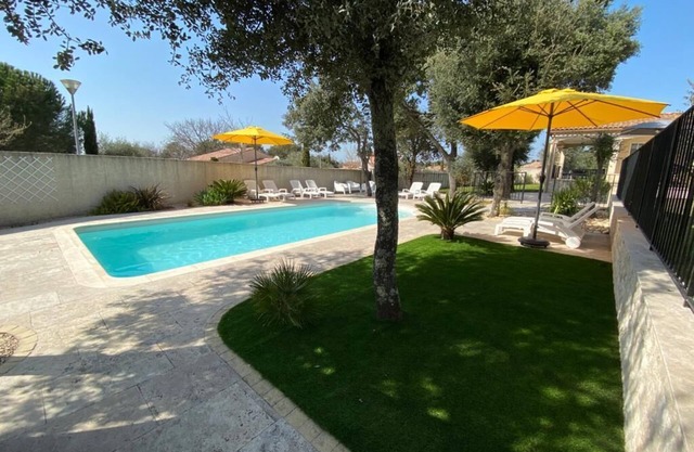 UZES, 4-person annex with secure swimming pool
