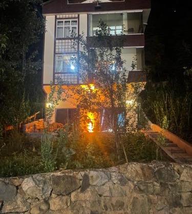 UZUNGÖL Nehir kenarında Doğa içinde merkezi 3 yatak odalı Büyük SUİTE Daire