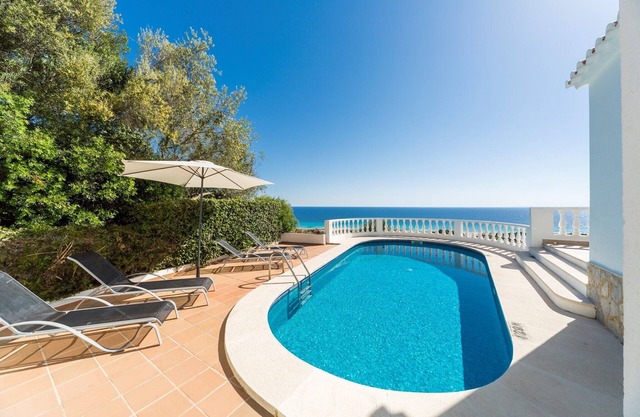 V17 | Villa Amoura - Three Bedroom Chalet, Sleeps 6