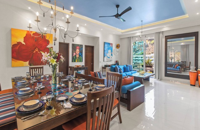 V399 PH4 - STUNNING 2 BDRM 2.5 BATH - BOUTIQUE BUILDING - ZONA ROMANTICA'S BEST!