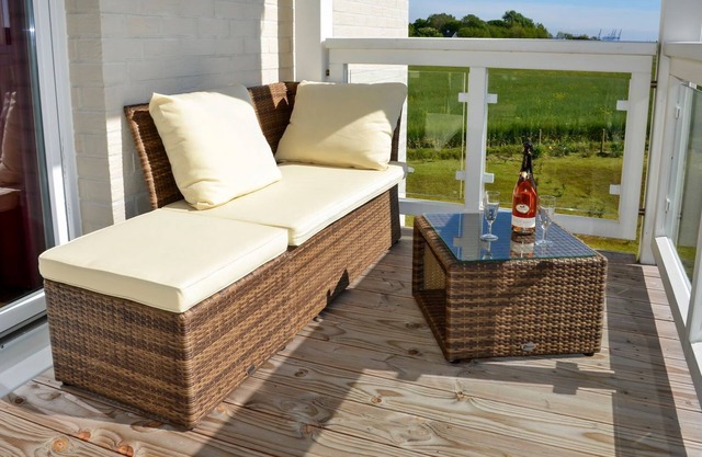 Vacation apartment near the beach with sauna and great, covered balcony with dyke view