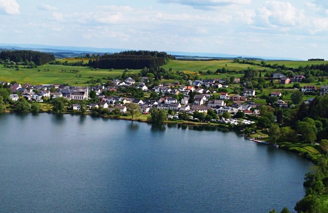 Vacation apartment Maar-Idyll, quiet, modern vacation apartment with freedom of movement