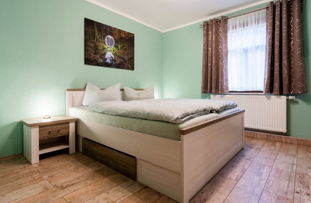 Vacation apartment/apartment for 6 guests with 90m² in Unterweißbach (162157)