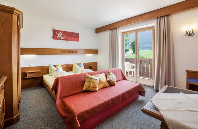 Vacation Apartment "Sonnenhof Sonnaufgang" with Mountain View and Terrace