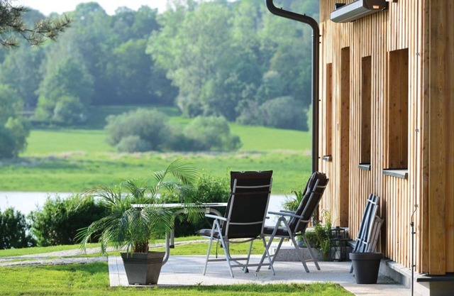 Vacation apartment 1 with terrace - Gästehaus Schloßhalbinsel