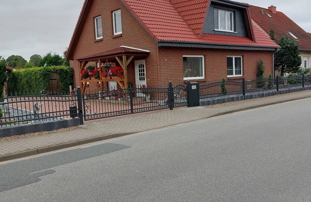 Vacation apartment/apartment for 4 guests with 104m² in Krusenhagen (73138)