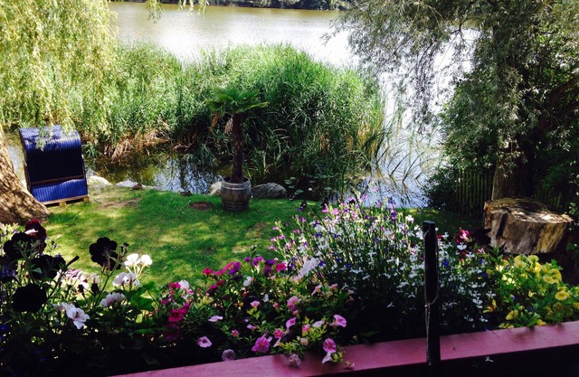 Vacation apartment directly on the Weissensberger Weiher near Lindau