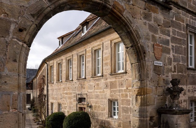 Vacation apartment Dekanshaus in Eyrichshof Castle (63sqm) with two double rooms