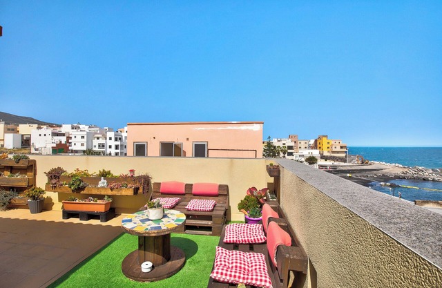 Vacation Apartment 'Estudio Calima' with Sea View, Private Terrace and Wi-Fi