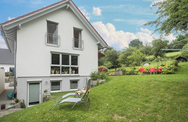 Vacation Apartment "Haus Afaldra" with Wi-Fi and Garden