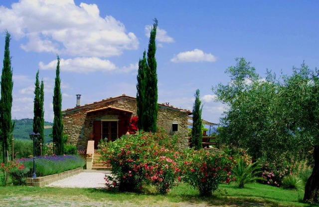 Vacation apartment in Tuscan stone house with panoramic pool and air conditioning
