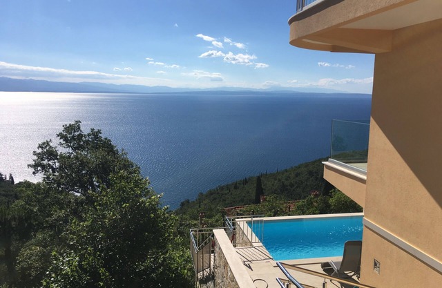 Vacation apartment ★ Pool - WLAN - air conditioning - barbecue - with panoramic sea view