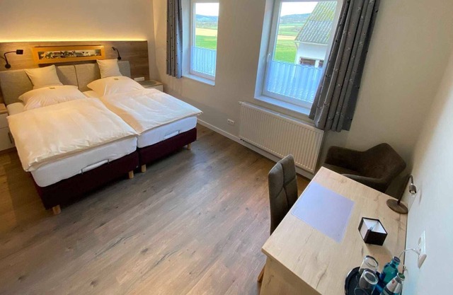 Vacation apartments Gasthaus Zum Lindenwirt - FeWo Glashütte / Melkkutscher