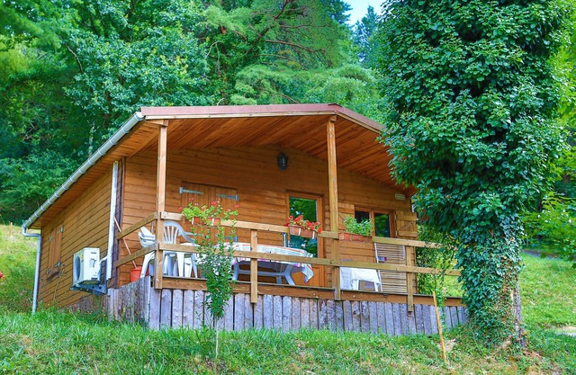 VACATION COTTAGES IN THE BASQUE COUNTRY A HAVEN OF PEACE IN THE COUNTRYSIDE, SWIMMING POOL