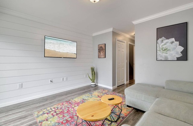 Vacation & Entertainment: 2 BD Game Room Retreat