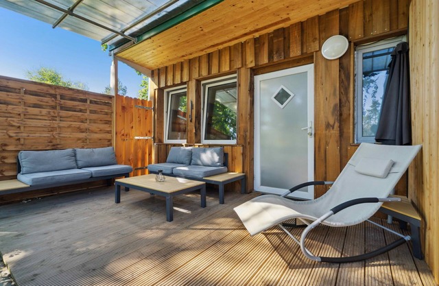 Vacation home Seeblick Sauna use at the Zeulenrodaer Meer, enjoy nature and tranquility