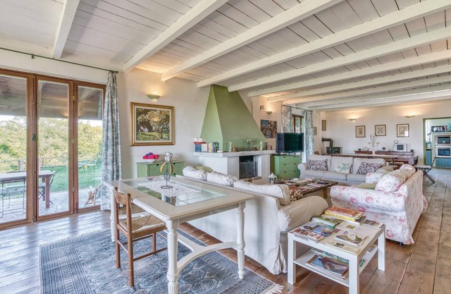 Vacation home with pool and panoramic views of the Monferrato vineyards that reach the Alps.