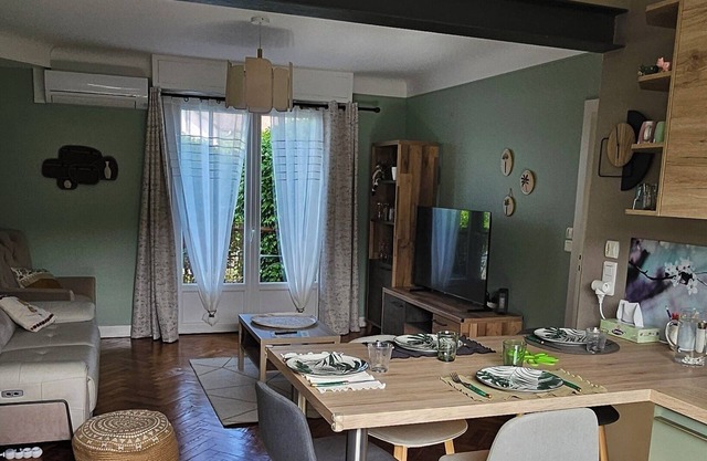 Vacation home; 5 min from the center of Dax and 30 min from the beaches