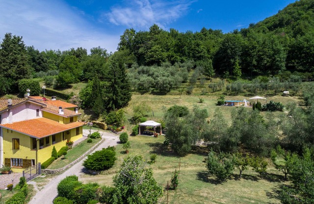 Vacation Home Alla Quercia - Peace and relaxation in the hills of Lucca