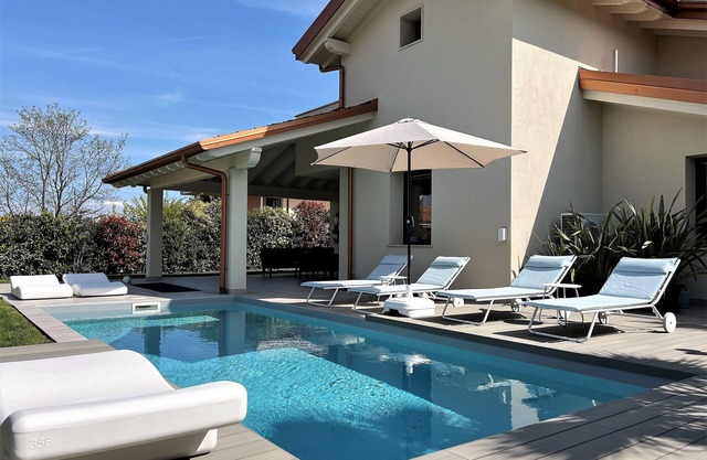 Vacation home "Casa sulle colline di Barcuzzi" Pool, garden & barbecue