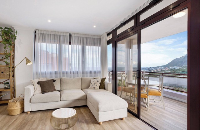 Vacation Home 'Casa Vista Faro' with Sea View, Private Terrace and Wi-Fi