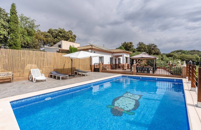 Vacation Home "Cortijo La Solana Montefrío" with Mountain View, Private Pool & Wi-Fi