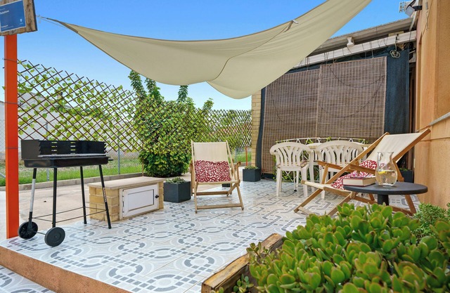 Vacation Home "Delta Home" with Private Terrace & Wi-Fi