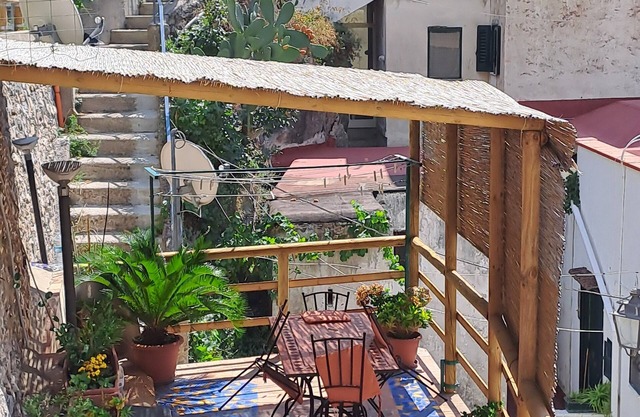 Vacation home in the center of Cetara between sun, beach and sea.