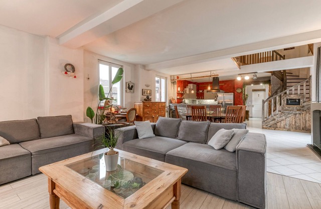 Vacation Home "Jacuzzi-Sauna Station 7 Laux" with Private Terrace, Shared Garden & Wi-Fi
