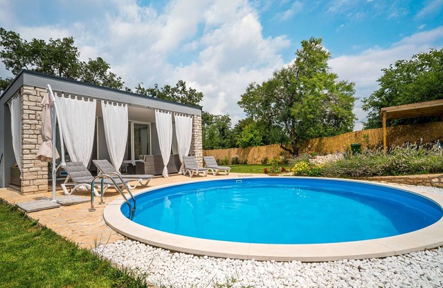 Vacation home Ofelia by Interhome