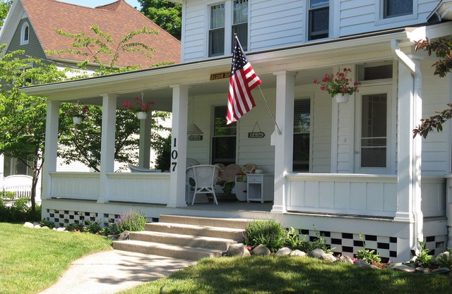 Vacation Home on Tree-Lined Dixon AvenuennCVX Short Term Rental Lic. #20-00004