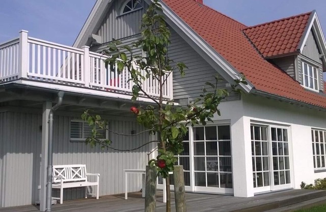 Vacation home " Strand 22 ", on the Baltic Sea, roof terrace, sauna, WLAN by SEASIDE