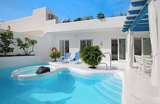 Vacation Home "Villa 34" with Mountain View, Pool & Wi-Fi