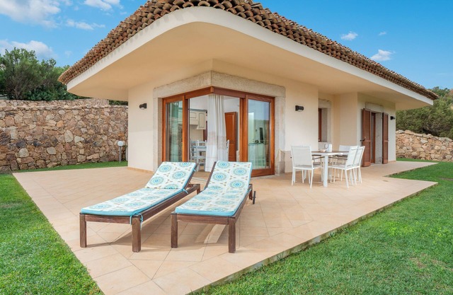 Vacation Home "Villa Piana" with Stunning Sea and Mountain Views, Terrace & Garden