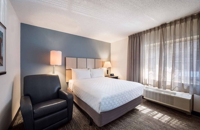 Vacation is Calling! 3 Posh Units, Short Drive to Ann Arbor Hands-On Museum