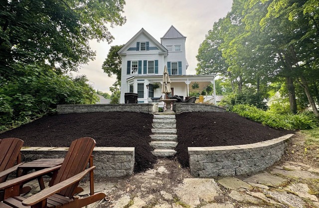 Vacation or Short-term rental. Spacious 4-bedroom house in welcoming Hallowell.