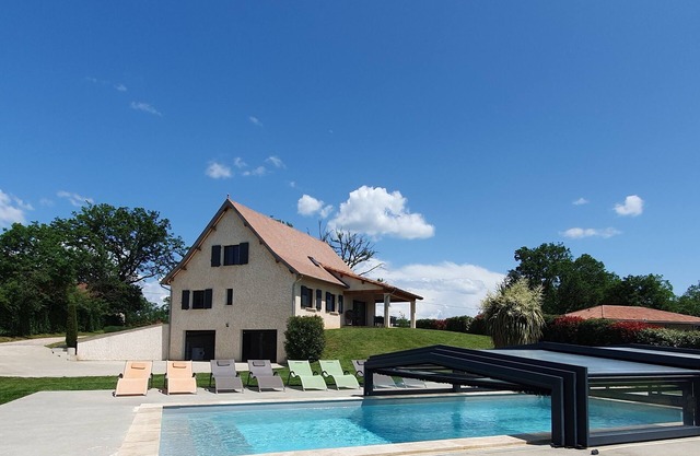 Vacation rental in the countryside-private indoor pool (8x4)